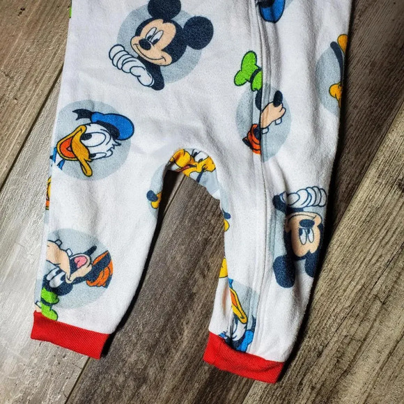 Disney Baby Mickey and Friends Short Sleeve Onesie Size 6 Months - Picture 6 of 8